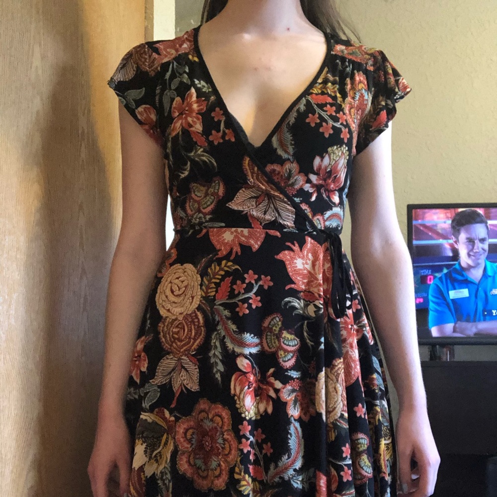 Deep-V Mid Thigh Spring Dress